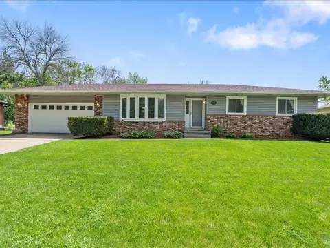 309 Acker Pkwy, Deforest, WI 53532