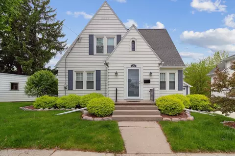 108 N Maple St, Watertown, WI 53094
