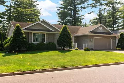 827 E Woodland Trl, Prairie Du Sac, WI 53578