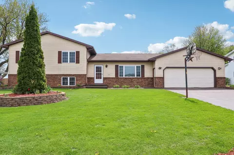 131 West St, Dane, WI 53529