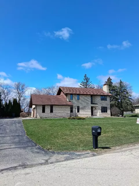 3330 Fenceline Rd, Franksville, WI 53126