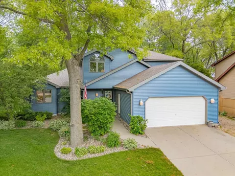 717 Pleasant Oak Dr, Oregon, WI 53575