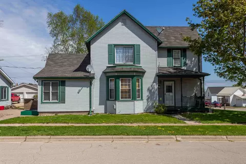 119 E Lafayette St, Cuba City, WI 53807