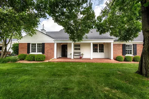 431 Apache Dr, Janesville, WI 53545