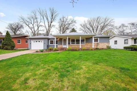 702 Hintze Rd, Madison, WI 53704