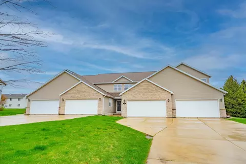 3020 Selkirk Dr #3, Sun Prairie, WI 53590