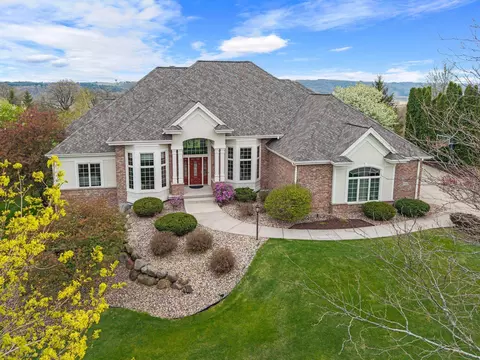 7549 Summit Ridge Rd, Middleton, WI 53562
