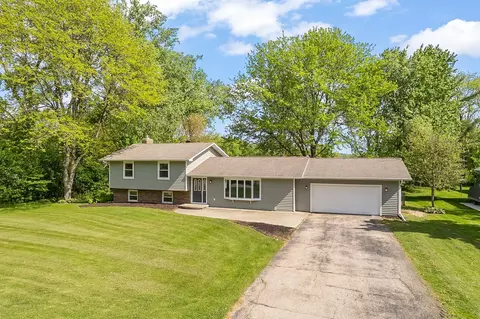 5133 Caton Ln, Waunakee, WI 53597