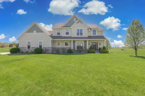 n65w28101 Hickory Hill Dr, Sussex, WI 53089