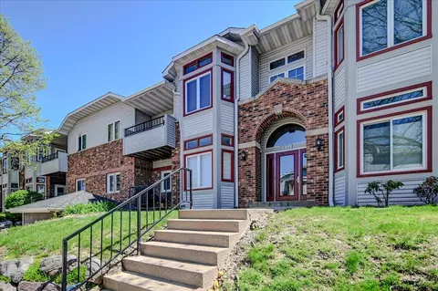 2221 Luann Ln #5, Madison, WI 53713