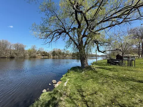 w5522 Rainbow Road, Pardeeville, WI 53954