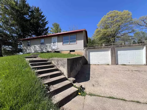 120 East St, Potosi, WI 53820