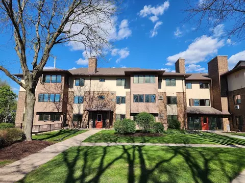 5 Maple Wood Ln #307, Madison, WI 53704