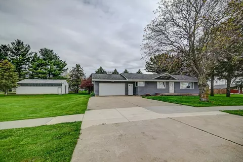 809 Main St, Arlington, WI 53911