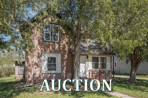 332 La Valle St, Reedsburg, WI 53959