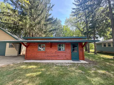 n5164 Forest Glen Beach Road, Ripon, WI 54971