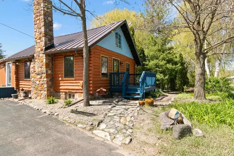 123 Willow St, Baraboo, WI 53913