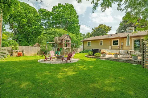 4902 Whitcomb Dr, Madison, WI 53711