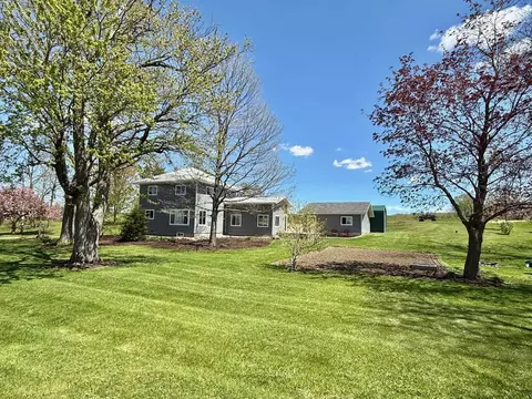 4528 N Coon Island Rd, Evansville, WI 53536