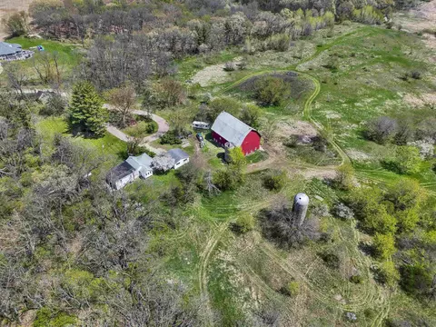 6535 Best Rd, Belleville, WI 53508