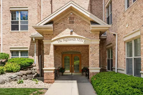 5418 Old Middleton Rd #201, Madison, WI 53705