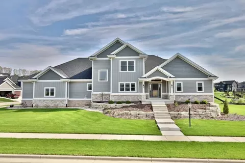601 Cypress Way, Oregon, WI 53575