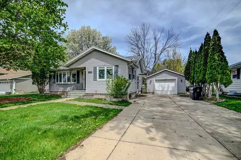 424 Deforest St, Deforest, WI 53532