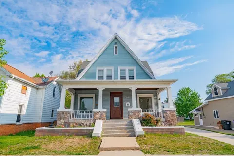 315 W Marion St, Portage, WI 53901