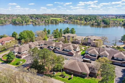 670 E Lake Ave #202, Wisconsin Dells, WI 53965