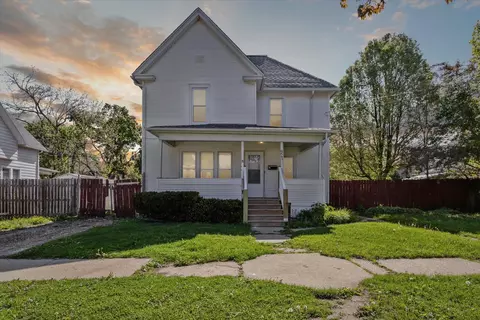 921 8th St, Beloit, WI 53511
