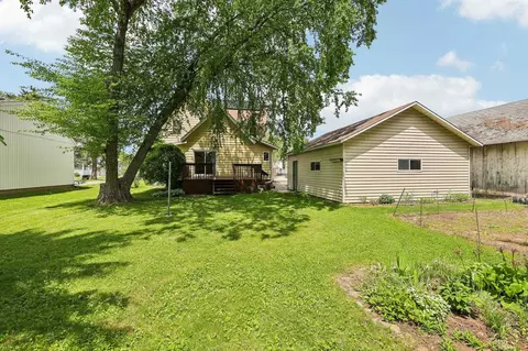 12 W Church St, Belleville, WI 53508