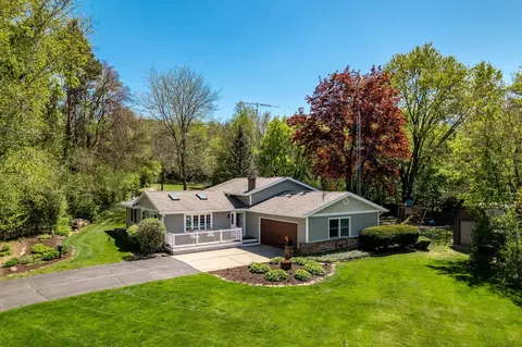 7929 N Pine View Dr, Edgerton, WI 53534
