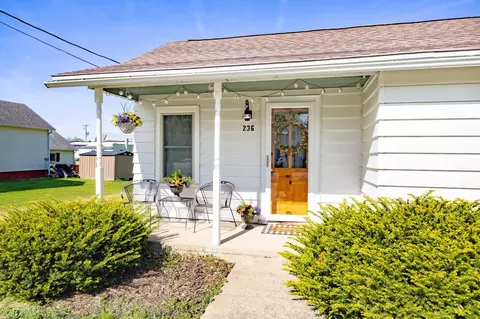 236 S Gilbert St, Footville, WI 53537