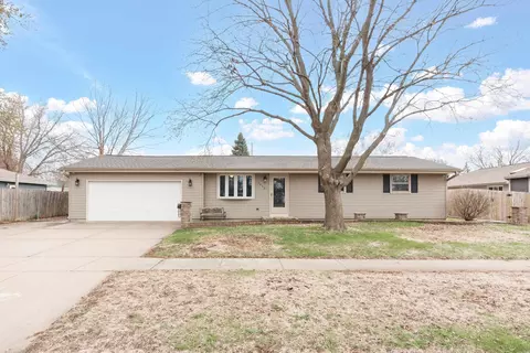 1613 S Grant Ave, Janesville, WI 53546