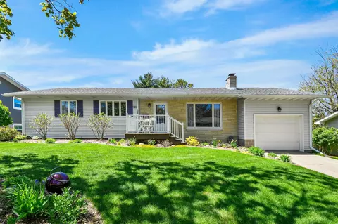 308 Maple Dr, Mount Horeb, WI 53572
