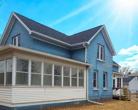 1335 Farnam St, La Crosse, WI 54601