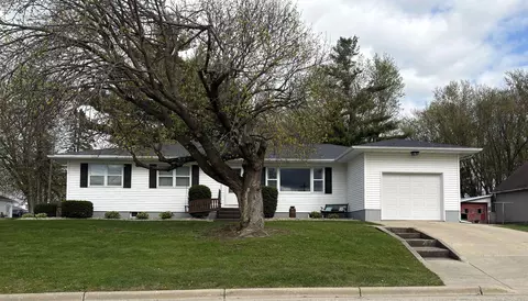 342 Grand St, Highland, WI 53543