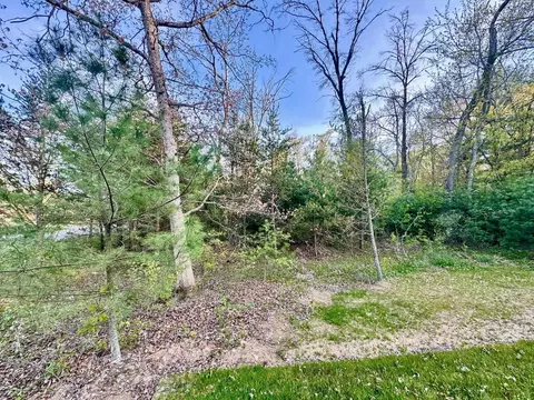 333 Oakbrook Dr, Wisconsin Dells, WI 53965