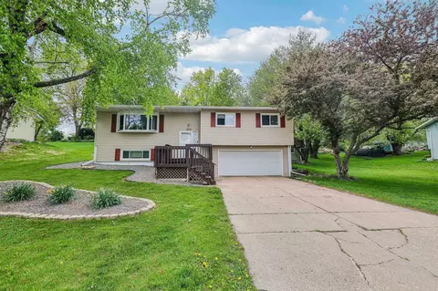 606 Birchwood Trl, Mount Horeb, WI 53572