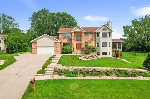 5712 Claredon Dr, Fitchburg, WI 53711
