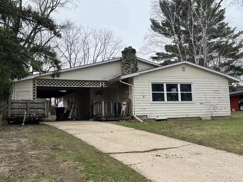 305 Gifford St, Orfordville, WI 53576
