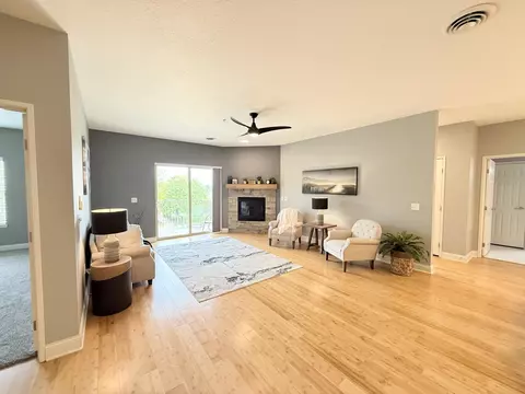 955 Liberty Blvd #203, Sun Prairie, WI 53590