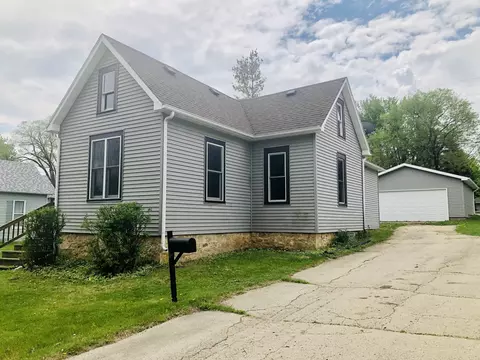 325 W Clarence St, Dodgeville, WI 53533