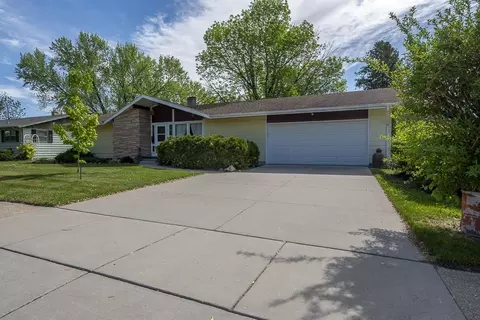 1710 N Claremont Dr, Janesville, WI 53545