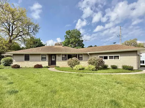 1216 Home Park Ave, Janesville, WI 53545