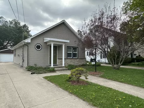 605 E South St, Beaver Dam, WI 53916