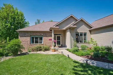 6816 Algonquin Dr, Middleton, WI 53562