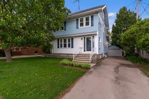 619 W Maple Ave, Beaver Dam, WI 53916