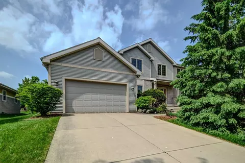 3013 Hartwicke Dr, Fitchburg, WI 53711