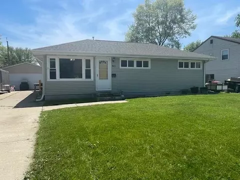 911 Wolcott St, Janesville, WI 53546